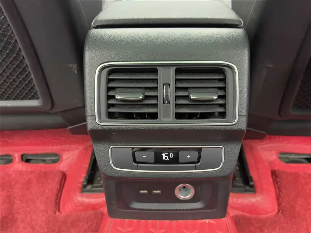Audi Q5L 2023 40T Luxury Dynamic фото 11
