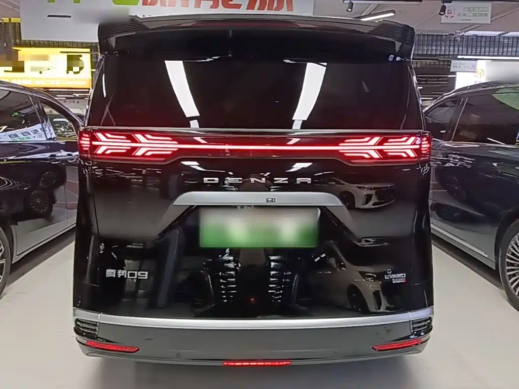 Denza D9 2025 2025 EV Smart Drive Edition 600 AWD Luxury