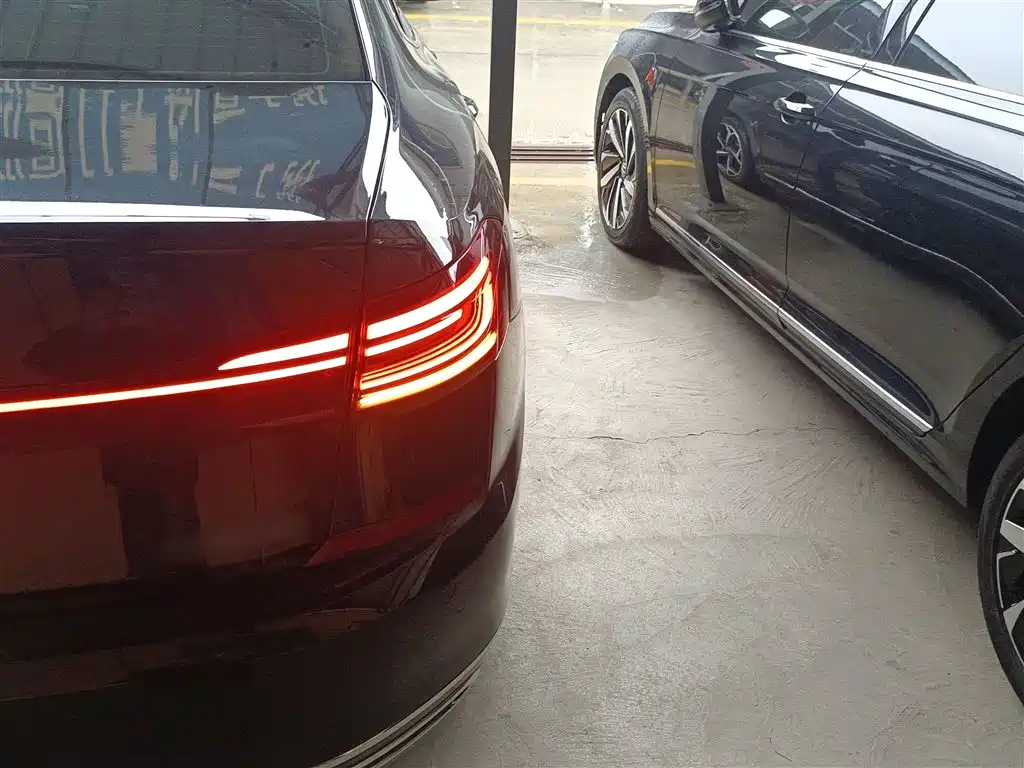 Volkswagen Passat 2024 330TSI Starlight Elite Edition фото 24
