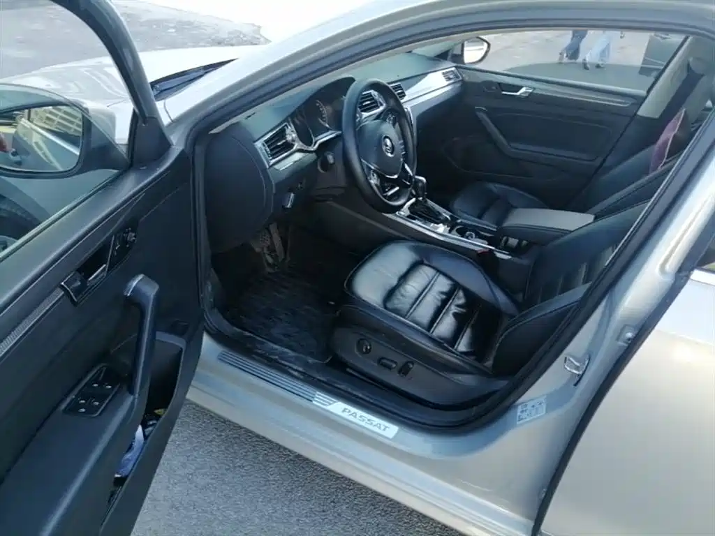 Volkswagen Passat 2017 330TSI DSG Prestige фото 23
