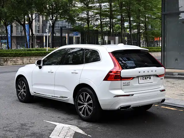 Volvo XC60 2020 T5 AWD Inscription Luxury Edition — фото 3