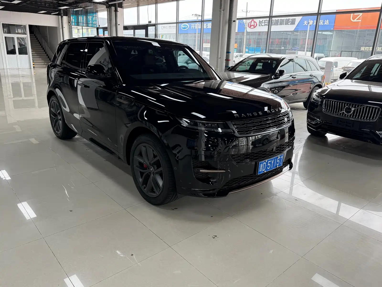 صورة 2 - Land Rover Range Rover Sport