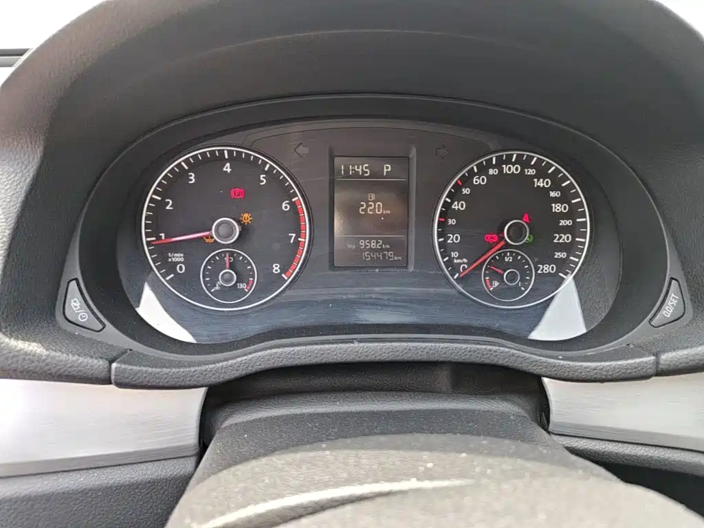 صورة 16 - Volkswagen Passat