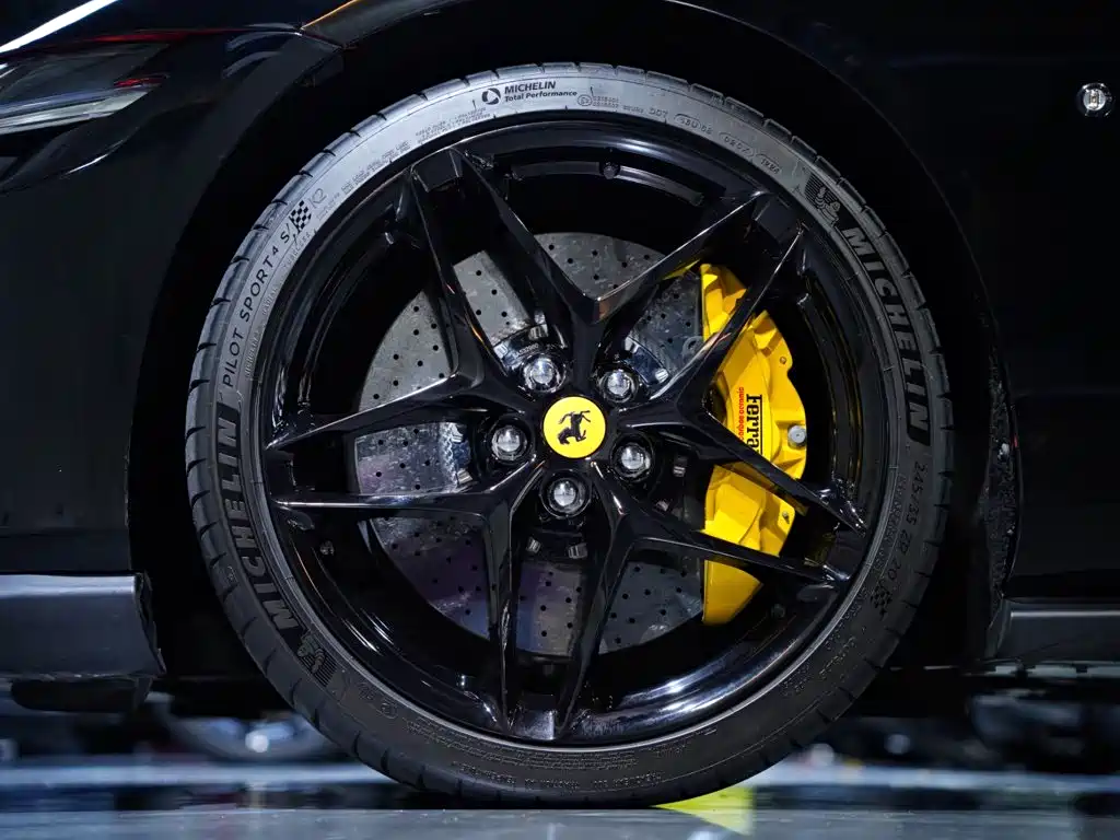 Ferrari Roma 2021 2020 3.9T V8