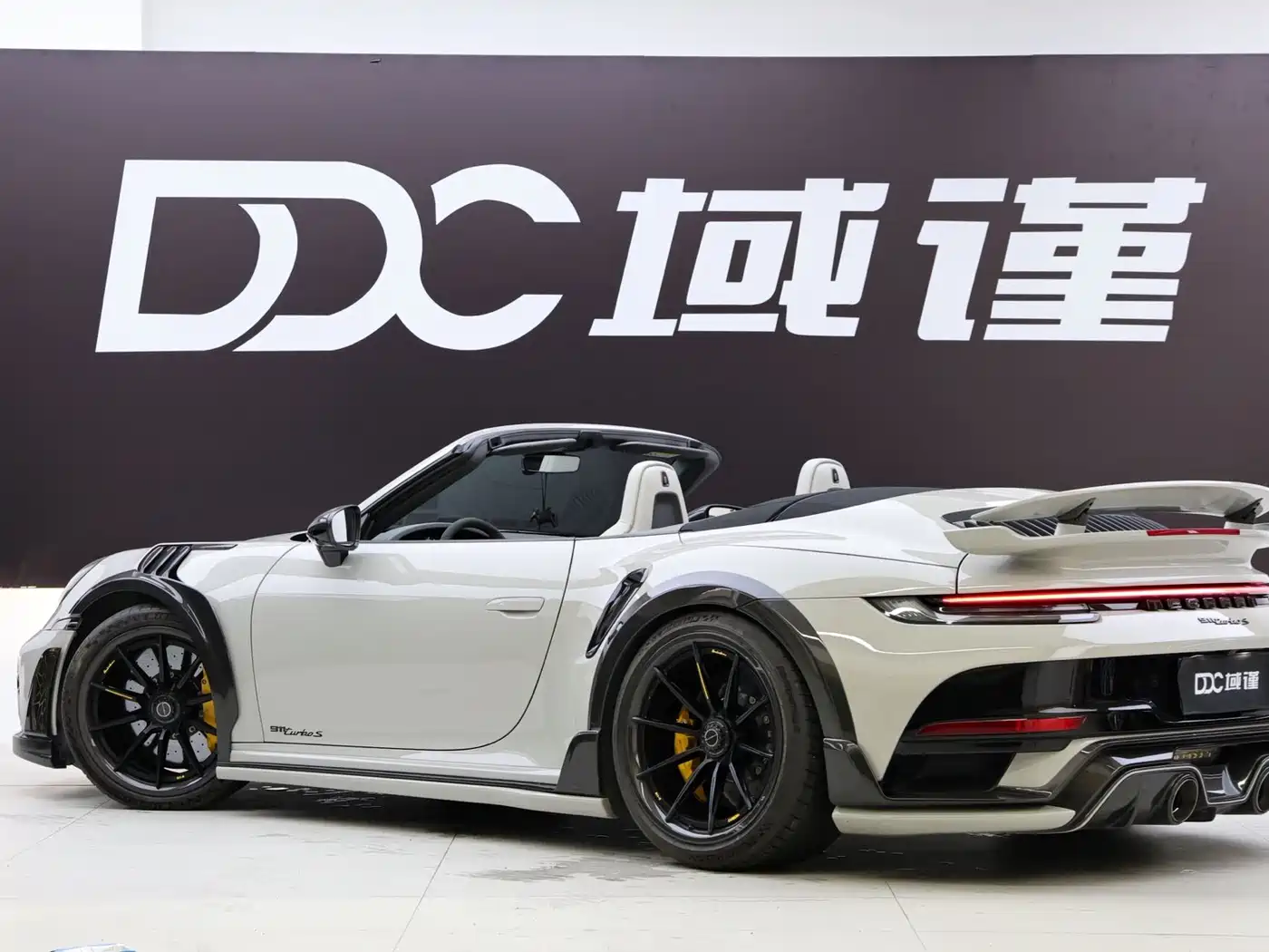Porsche 911 2023 Turbo S Cabriolet 3.7T фото 8