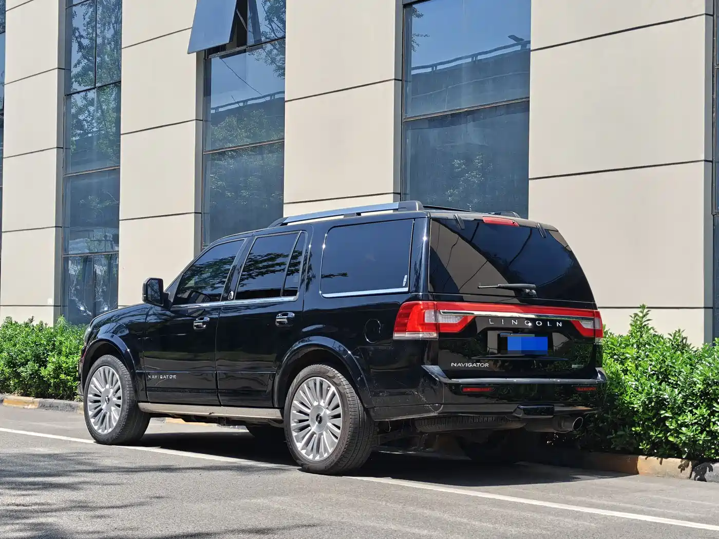 LINCOLN NAVIGATOR