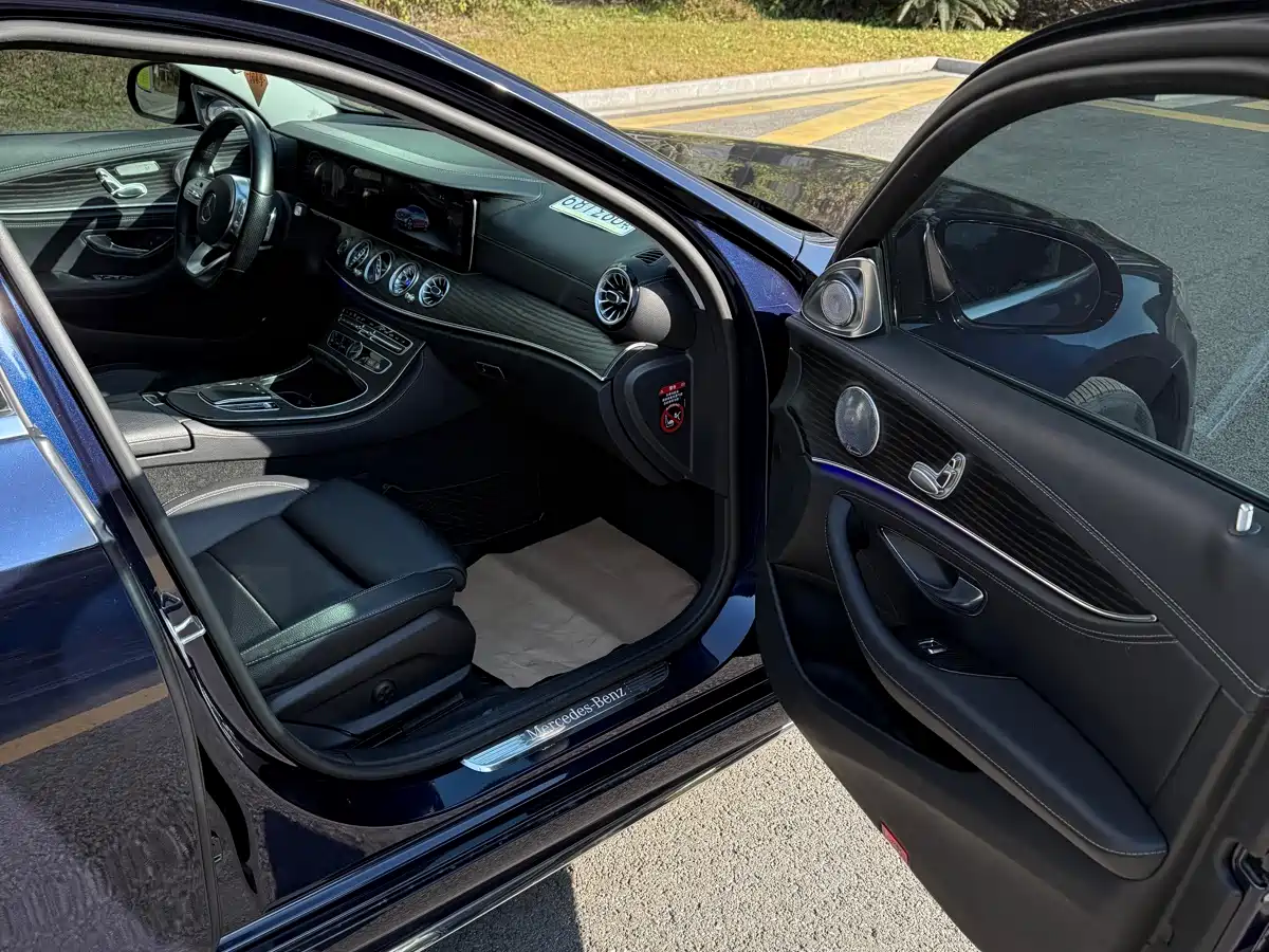 Mercedes-Benz E-Class 2020 Model E 260 L Sport фото 15