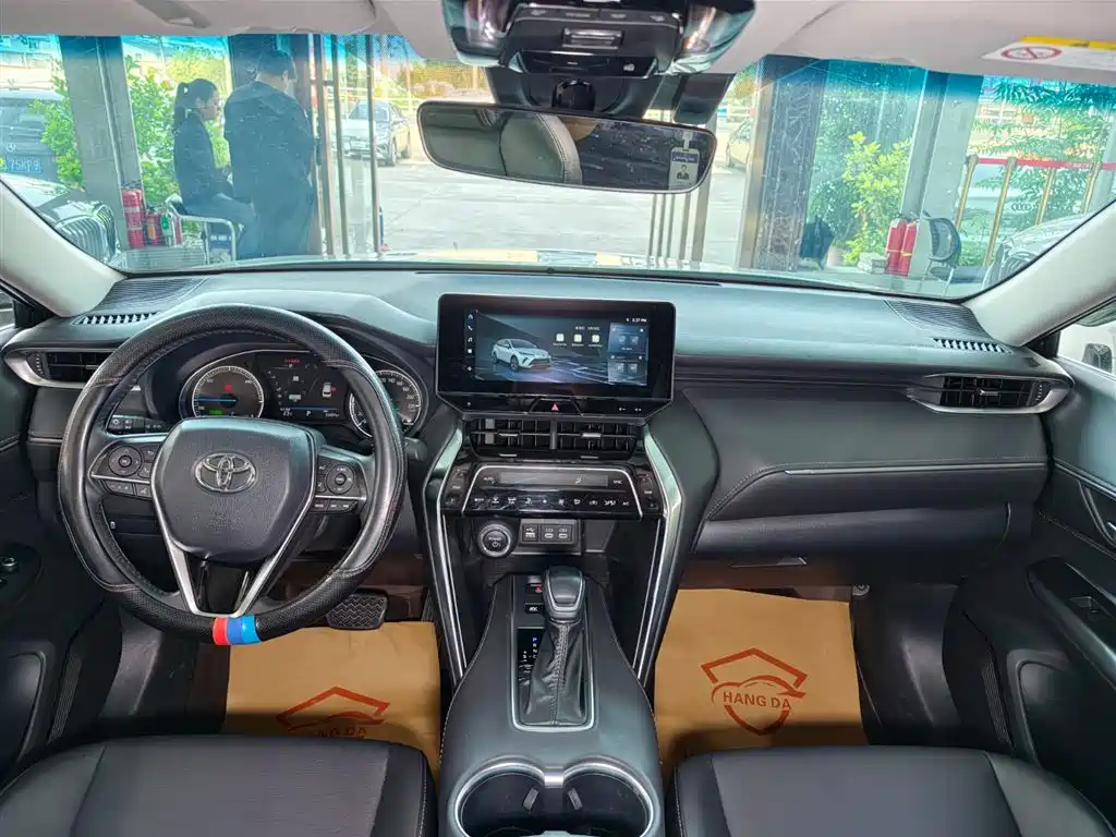 Toyota Venza 2023 2.5L Smart Hybrid FWD Luxury фото 14