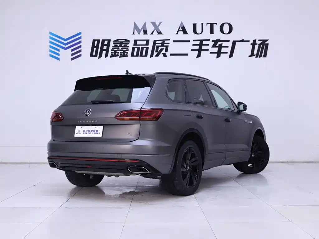 Volkswagen Touareg 2024 2023 3.0TSI R-Line Volcano Rock Paint Sport