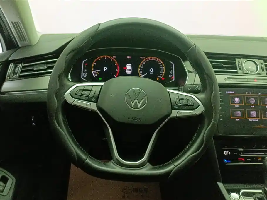 Volkswagen Magotan 2020 330TSI DSG Luxury фото 15