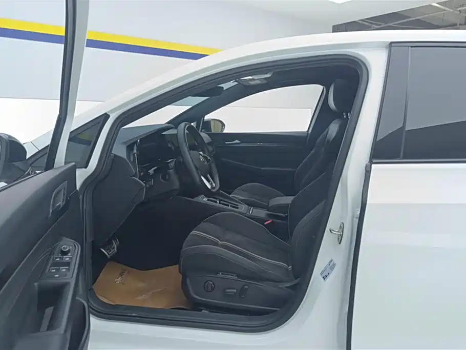 Volkswagen Golf 2023 Facelift 280TSI DSG R-Line Lite фото 9