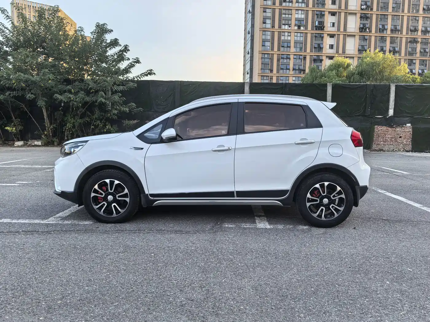 Фото 3 - Geely Vision X3
