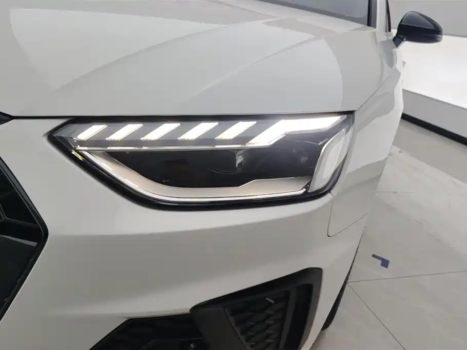 Audi A4L 2023 40 TFSI Luxury Sport фото 5