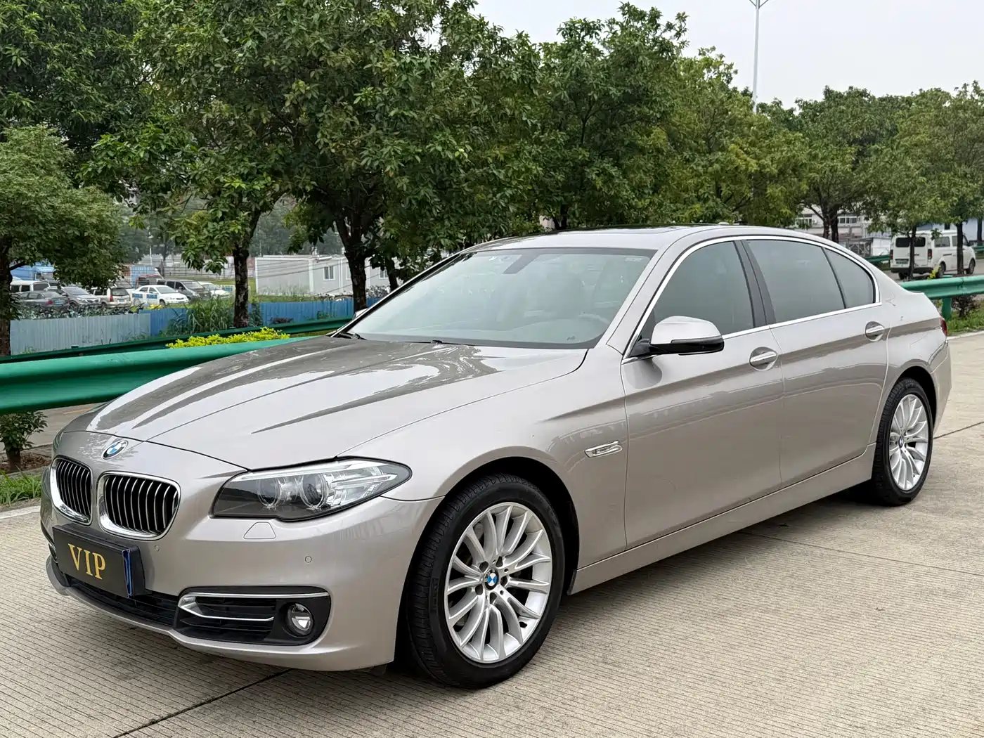 BMW 5 Series 2014 525Li Luxury Design Package