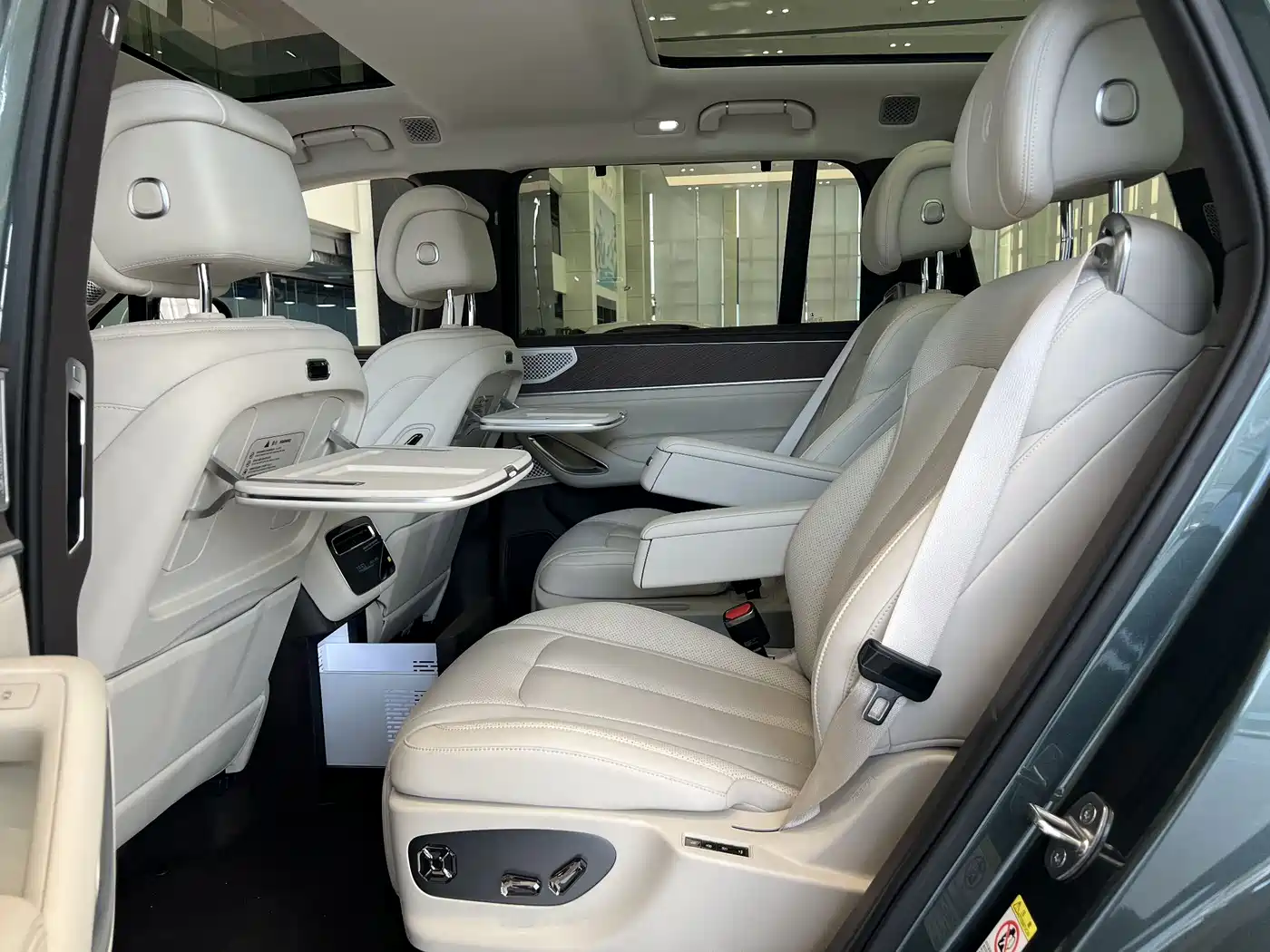 Denza N9 2026 2025 Model Prestige Edition