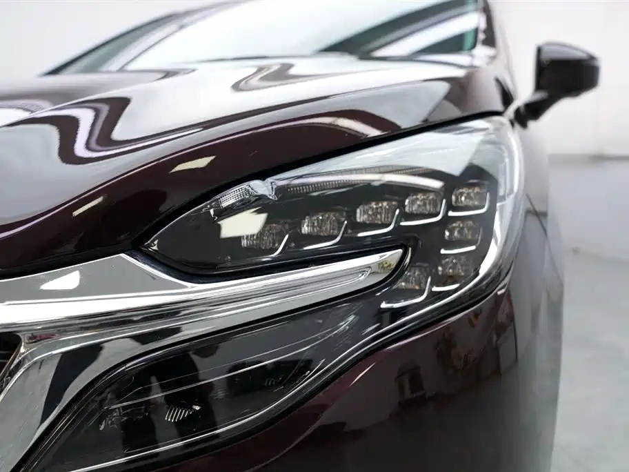 Buick GL8 2020 Avenir Six-Seat Elegance Edition фото 3