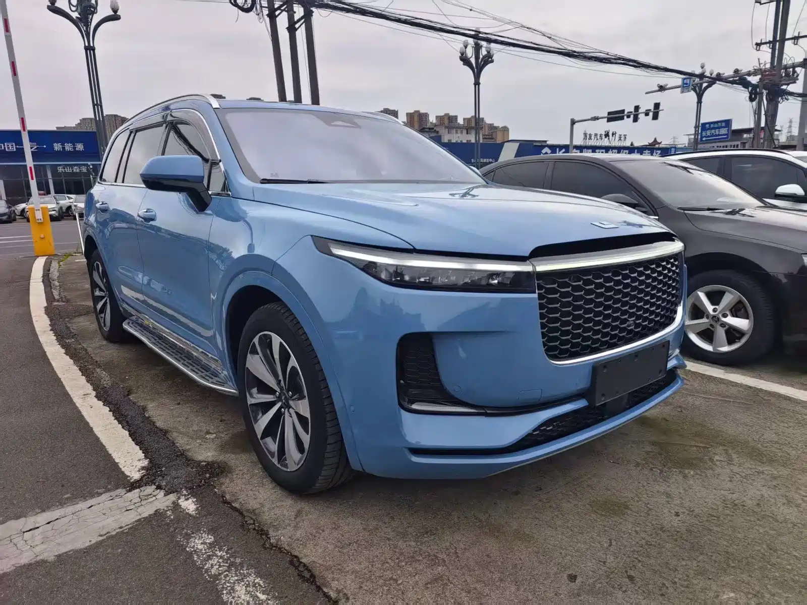 Photo 3 - Li Auto Li ONE