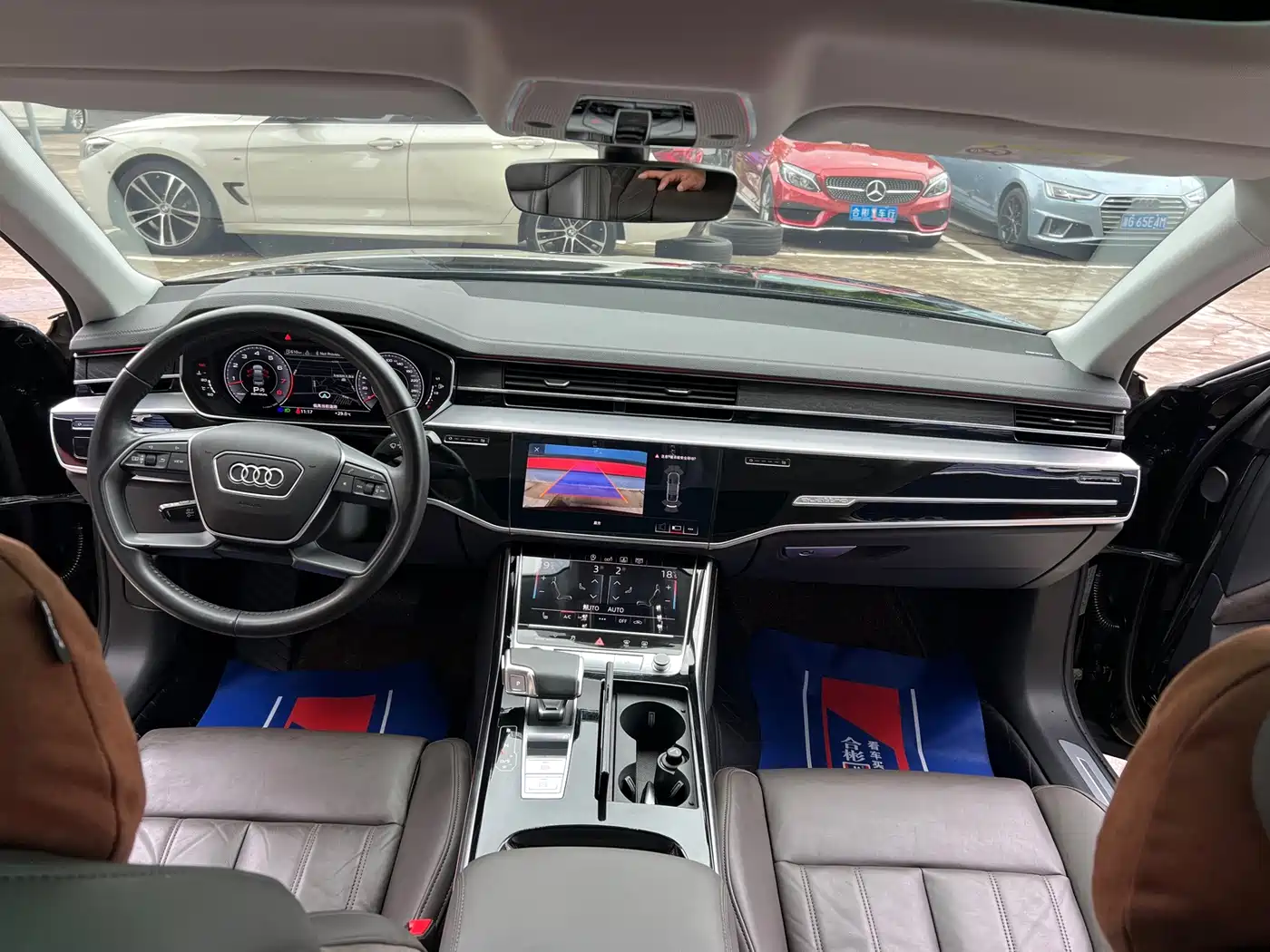 Фото 34 - Audi A8