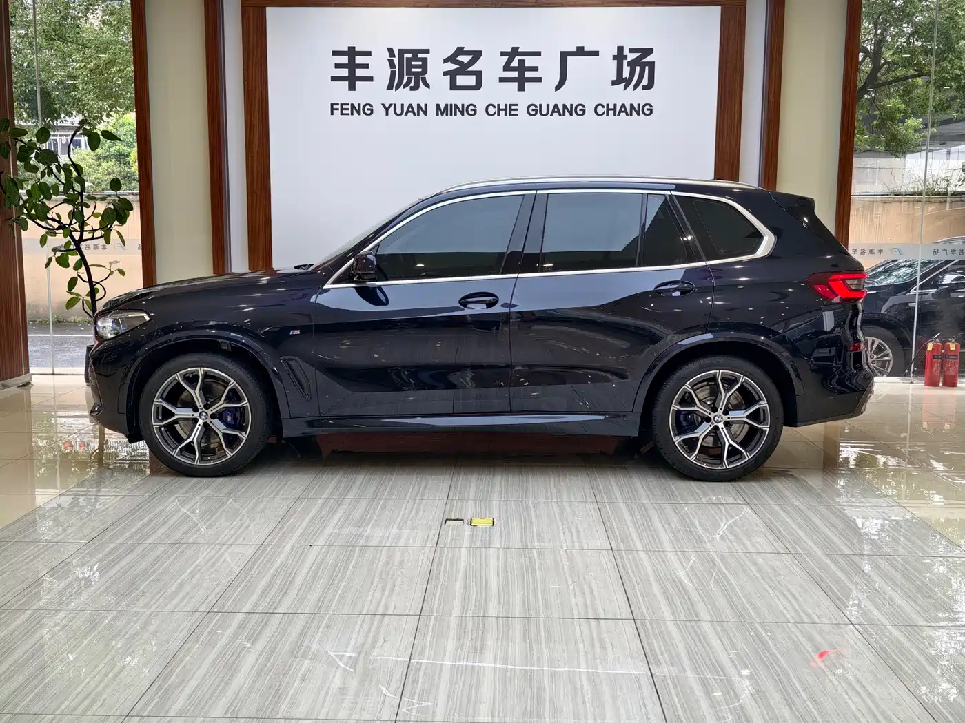 BMW X5 (Import) 2021 xDrive40i Exclusive M Sport Package фото 26