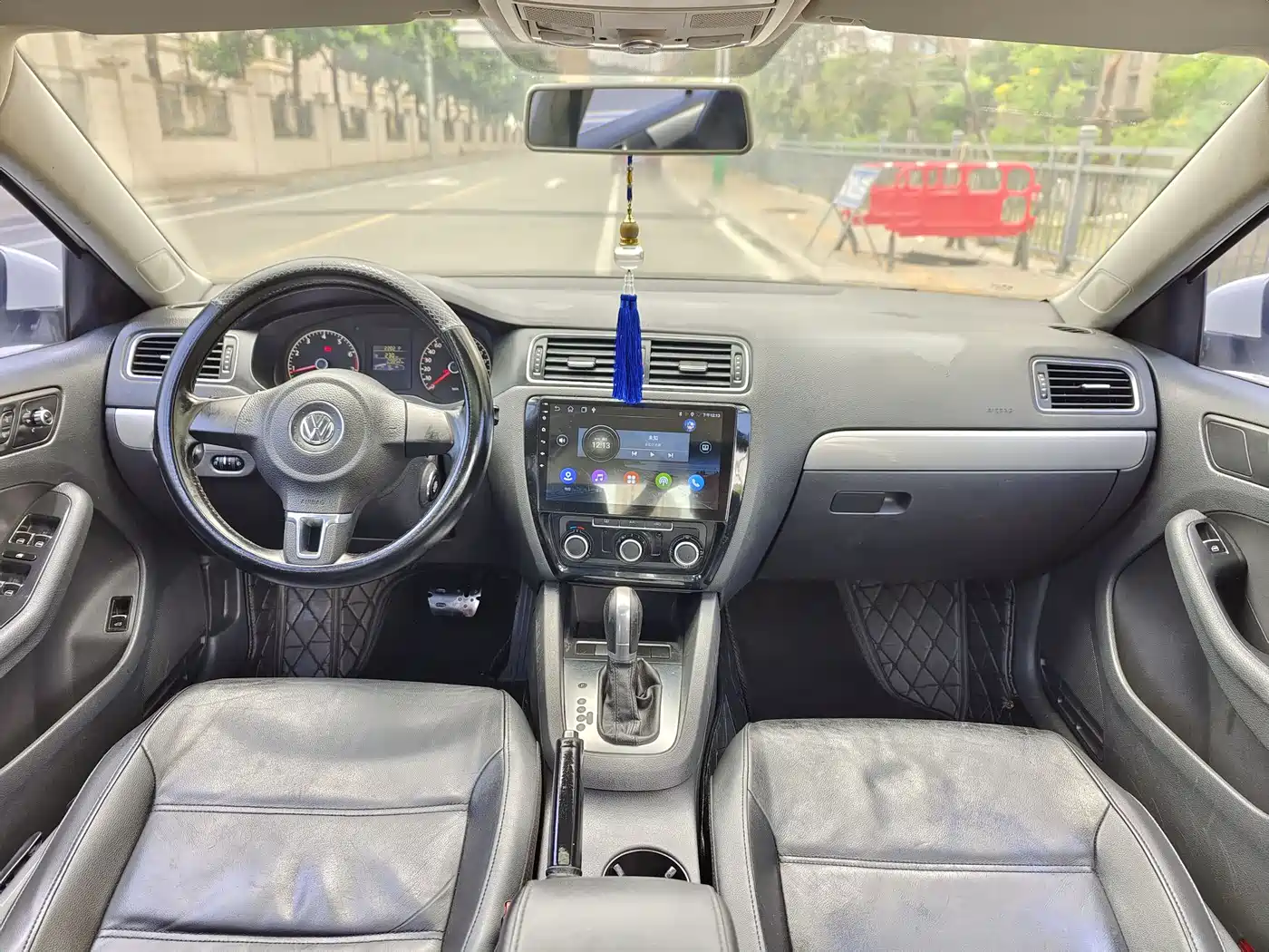 Volkswagen Sagitar 2014 Facelift 1.6L Automatic Comfort фото 12