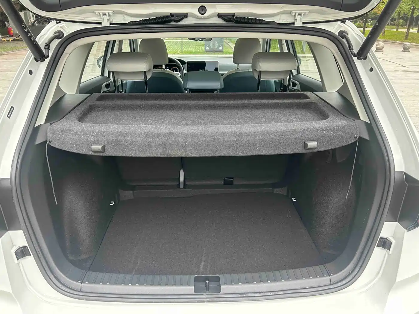 Volkswagen Tharu 2024 300TSI 2WD Moon Premium Edition фото 13