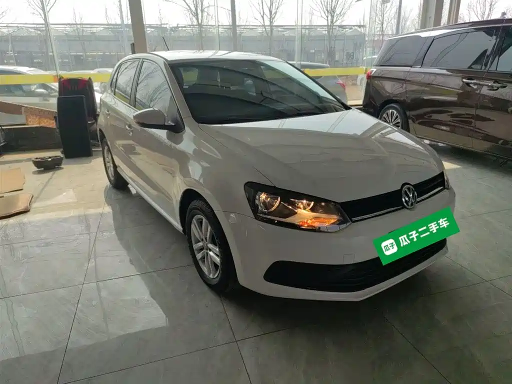Volkswagen Polo 2016 1.4L Automatic Trend фото 4