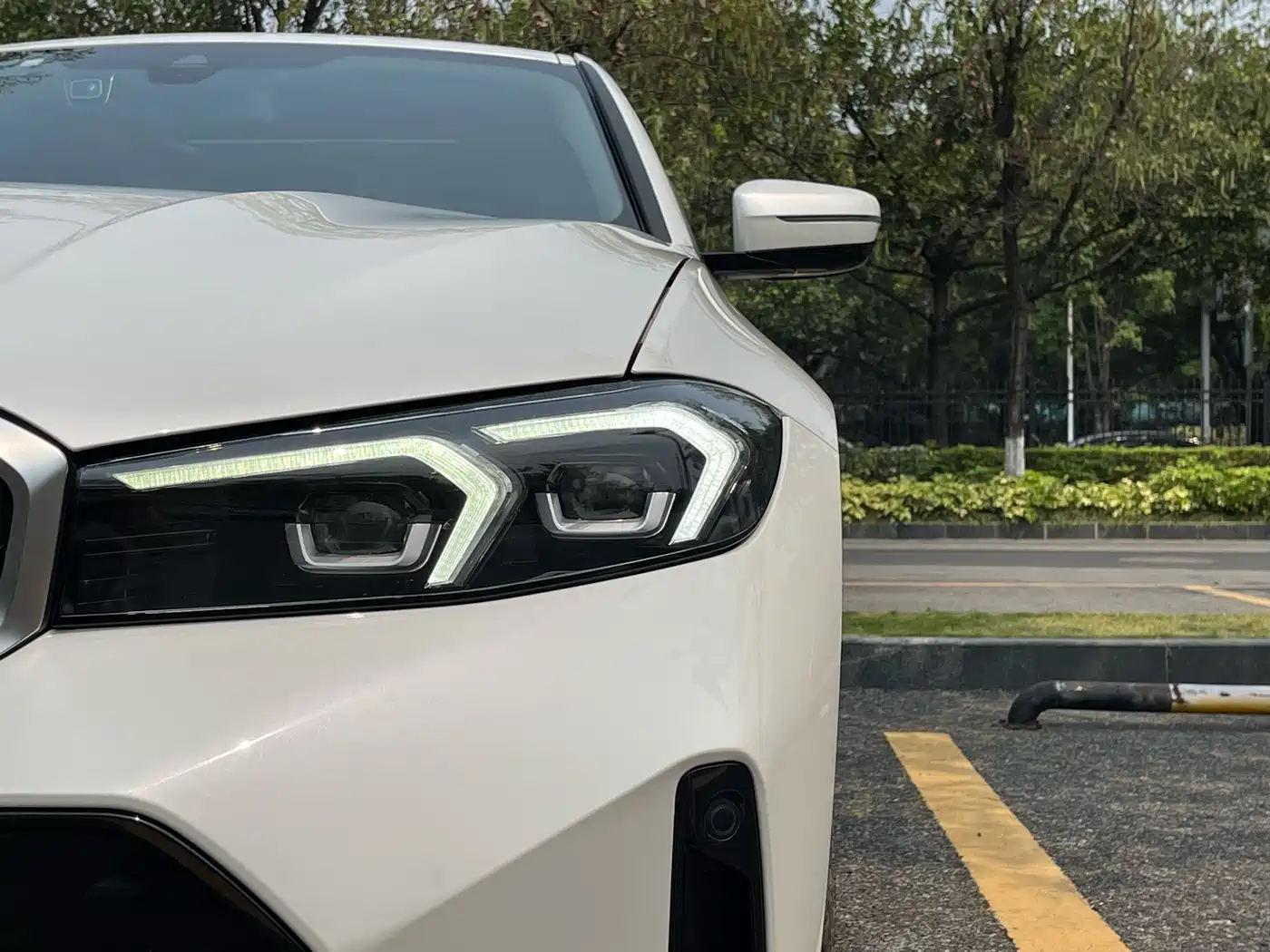 BMW 3 Series 2023 325Li M Sport Package фото 8