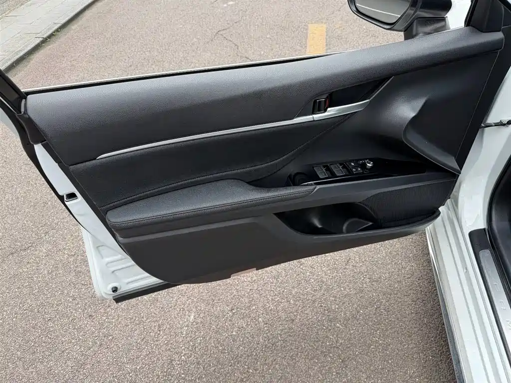 Toyota Camry 2023 2.0G Luxury Edition фото 6