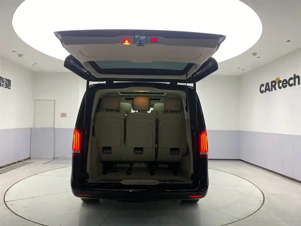 Mercedes-Benz V-Class 2022 V 260 Pilot Edition фото 25