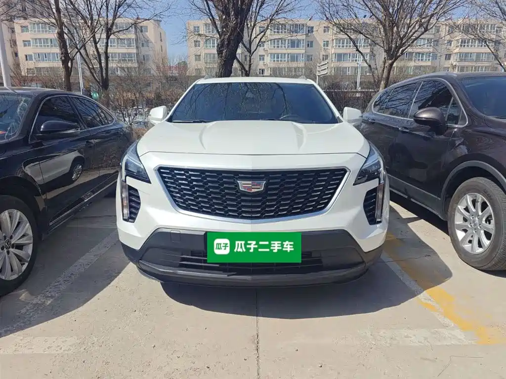 CADILLAC XT4
