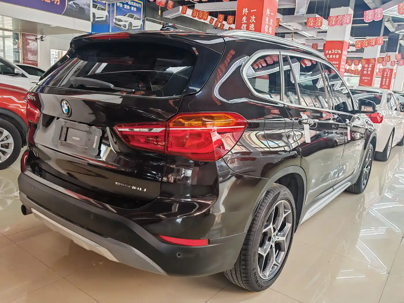 BMW X1 2019 sDrive18Li Premium Model фото 15