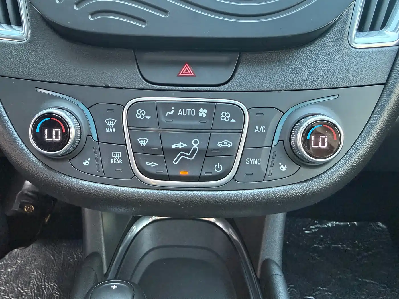 Chevrolet Malibu XL 2017 1.5T Auto Sport Edition фото 16