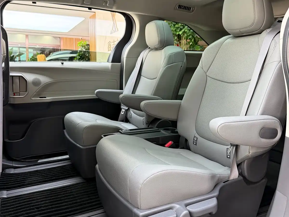 Toyota Granvia 2023 2023 2.5L Hybrid Prestige PLUS Edition
