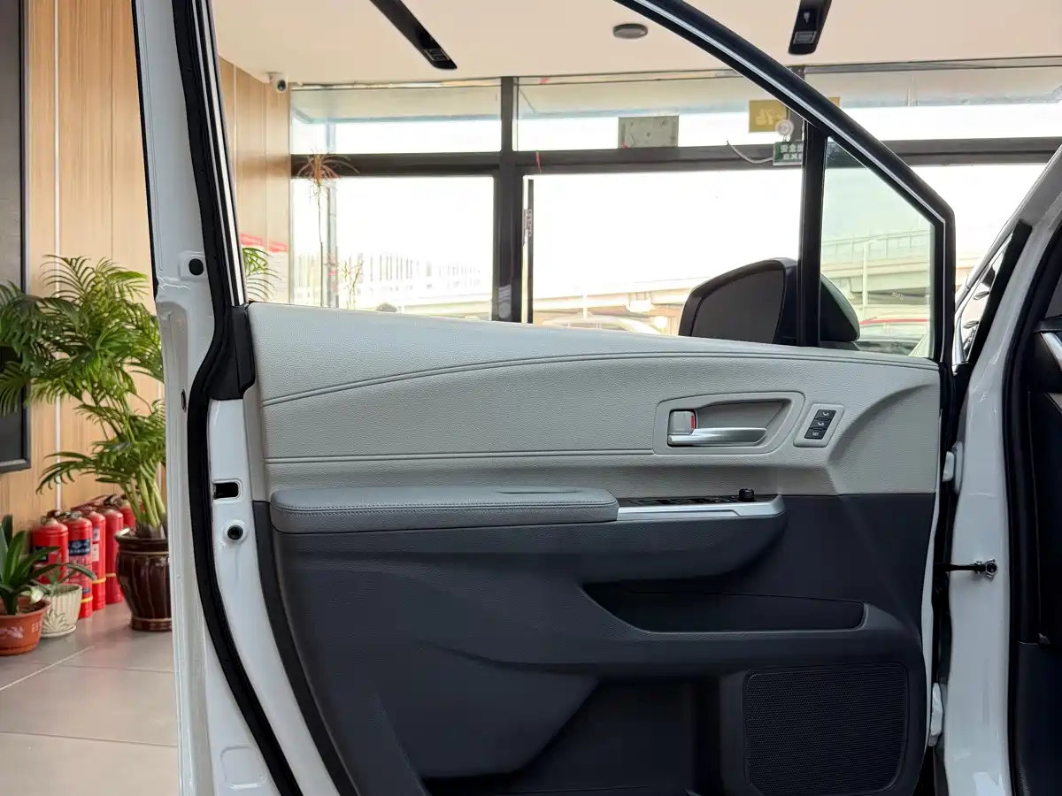 Toyota Granvia 2023 2023 2.5L Hybrid Prestige PLUS Edition