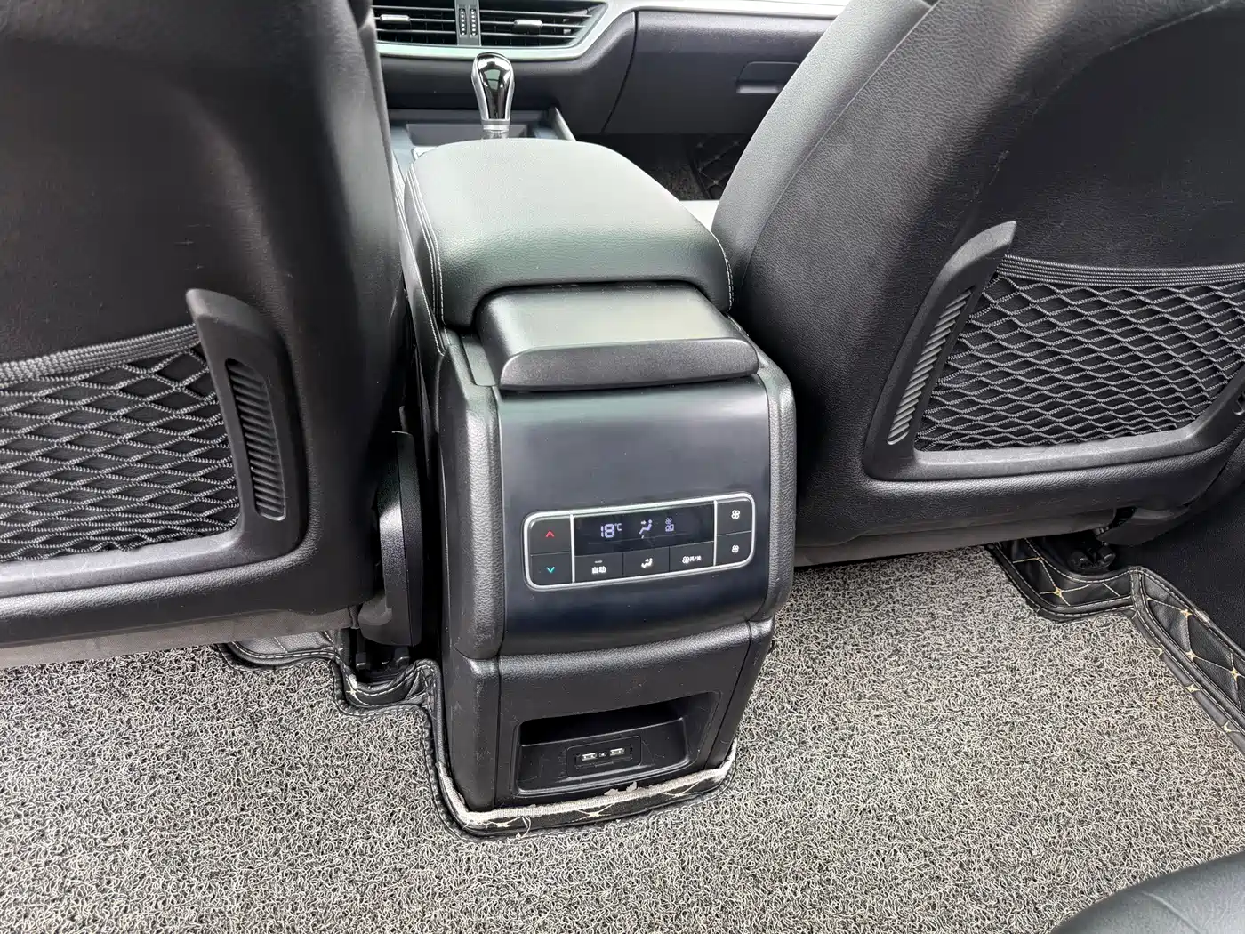 BYD Tang 2018 2018 2.0T Automatic Smart Connection Honor Edition 7-Seater China V