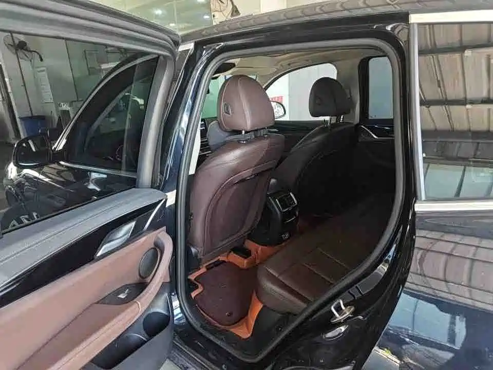 Фото 3 - BMW iX3