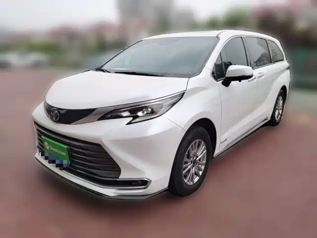 Toyota Sienna 2.5L, гибрид, Люкс