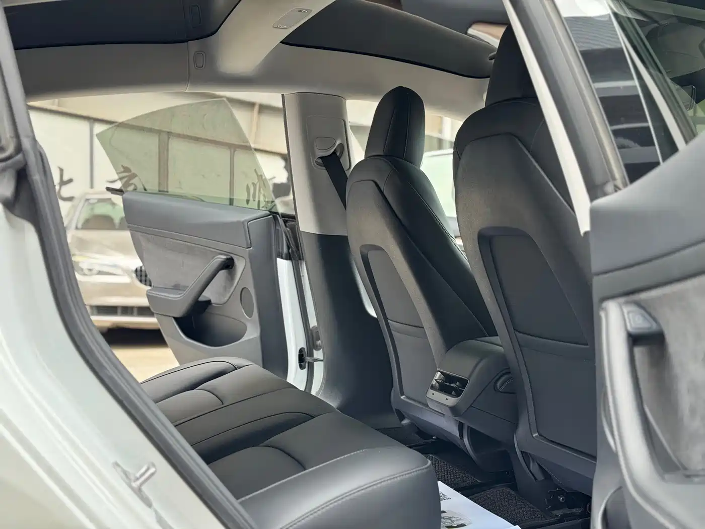 Фото 9 - Tesla Model 3