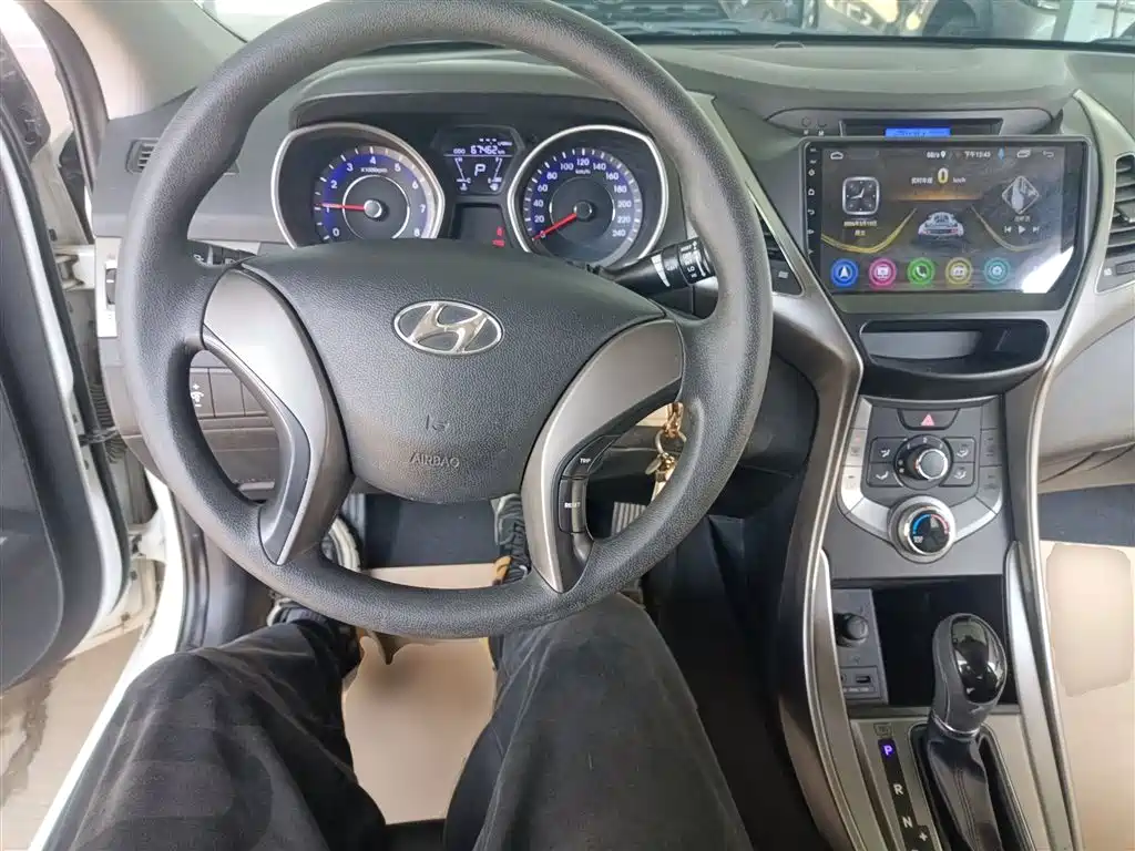 Hyundai Langdong 2012 1.6L Automatic Fashion фото 6
