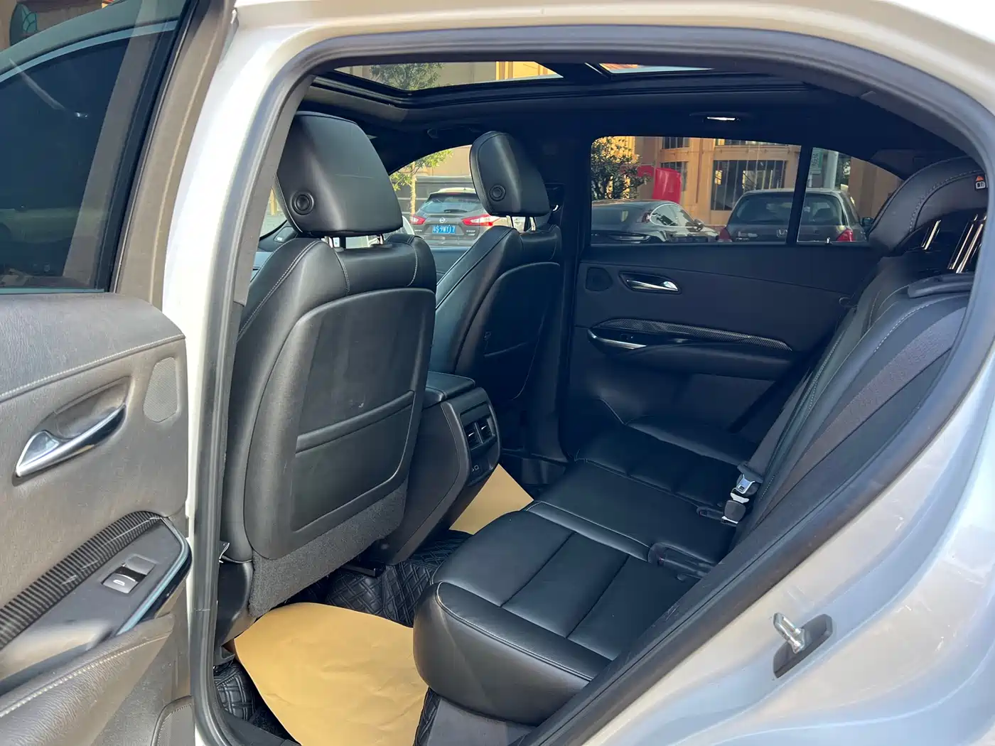 Cadillac XT4 2020 28T FWD Leading Trim фото 12