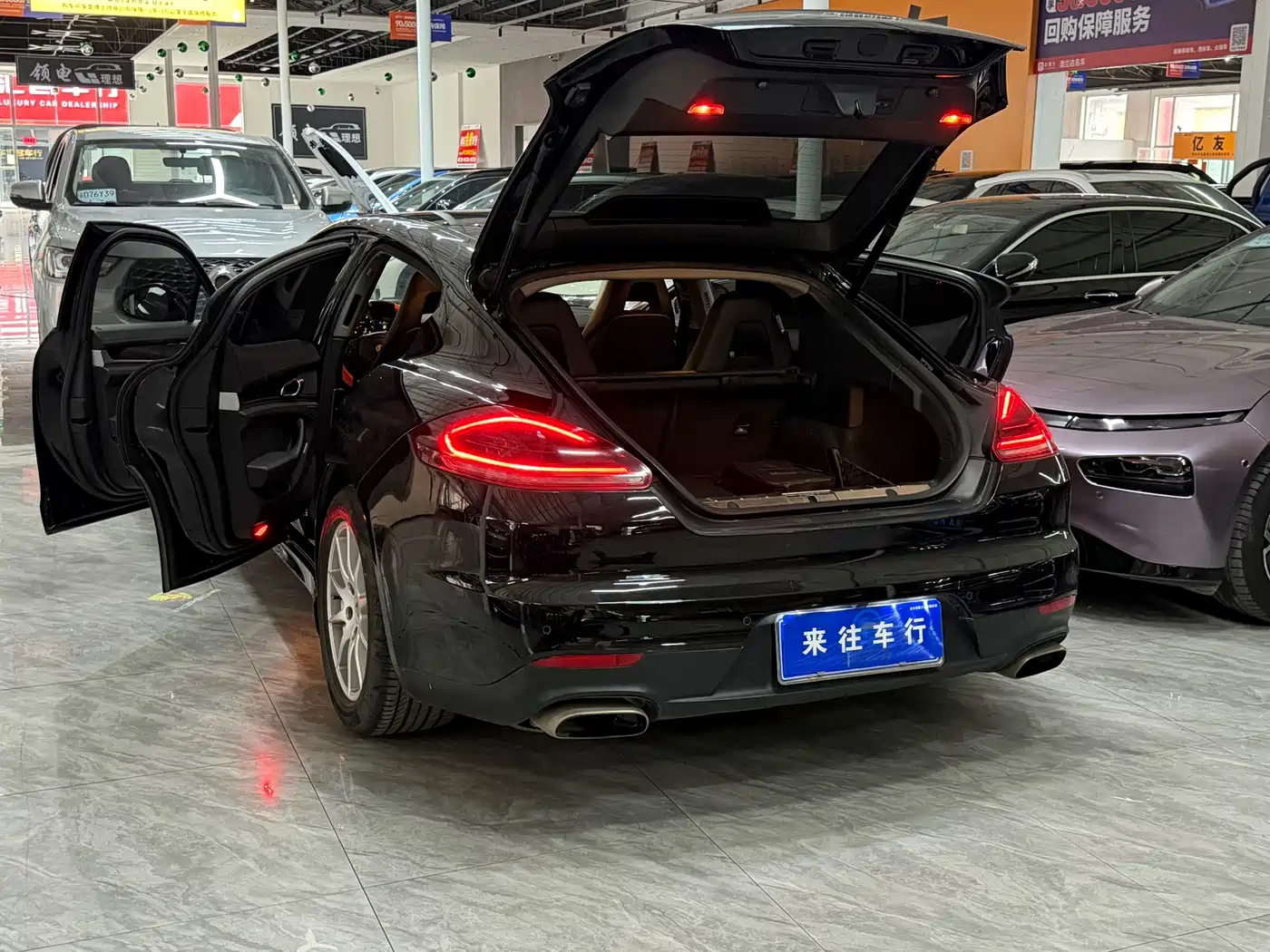 Porsche Panamera 2014 Panamera 3.0T фото 24