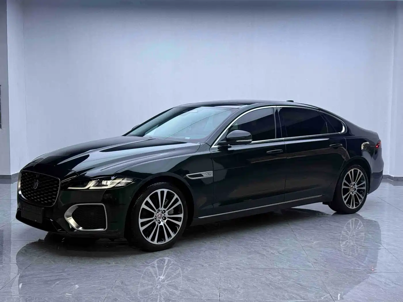 Jaguar XFL