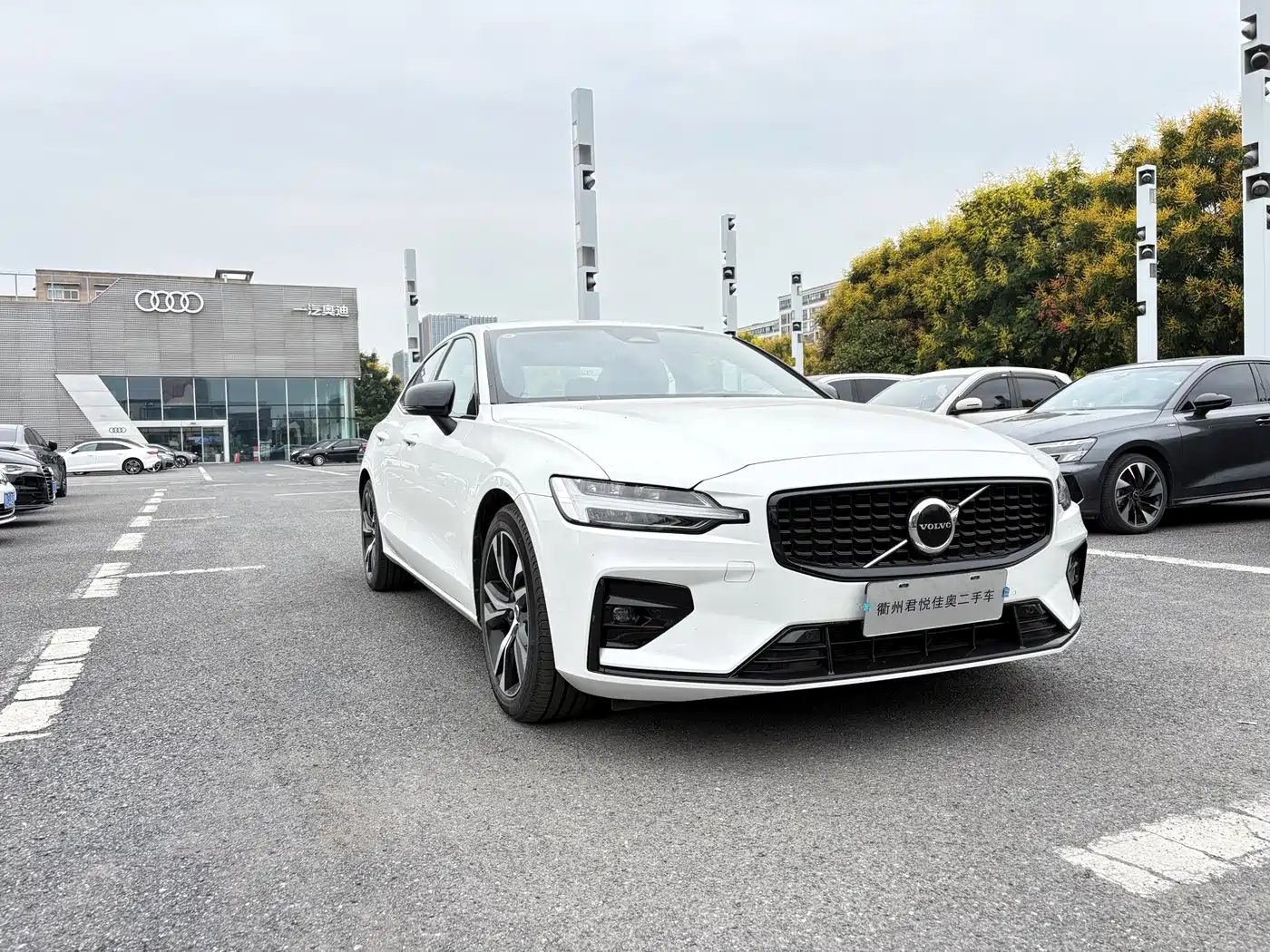 Volvo S60 2024 2024 B5 R-Design Sport Edition