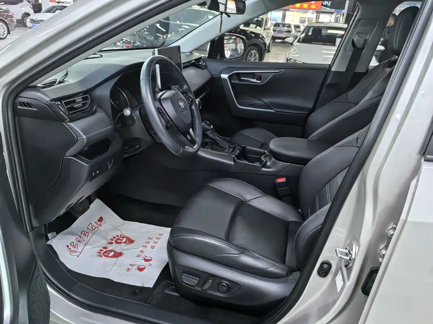 Toyota Wildlander 2021 2.0L CVT 2WD Luxury Edition фото 6