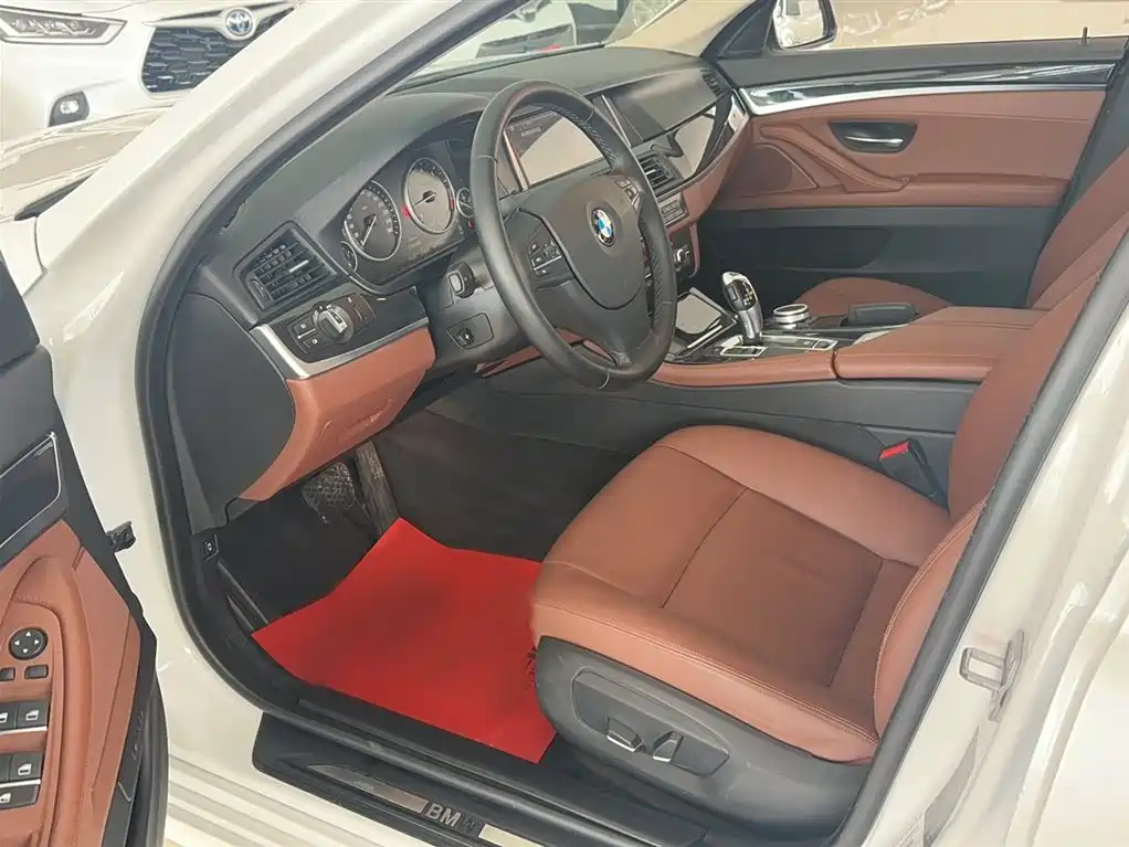 BMW 5 Series 2014 520Li Elegance фото 10