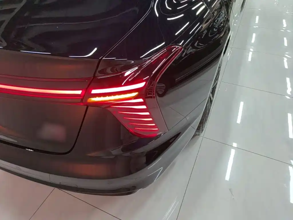 Hongqi H5 2026 2025 2.0T Automatic Mystic Shadow 2 Million Edition