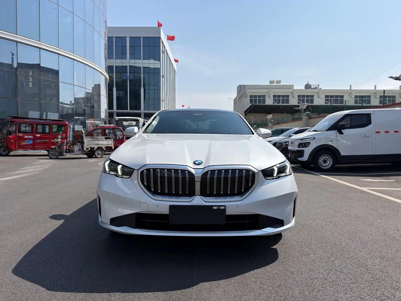 BMW 5 Series 2024 525Li Luxury Package