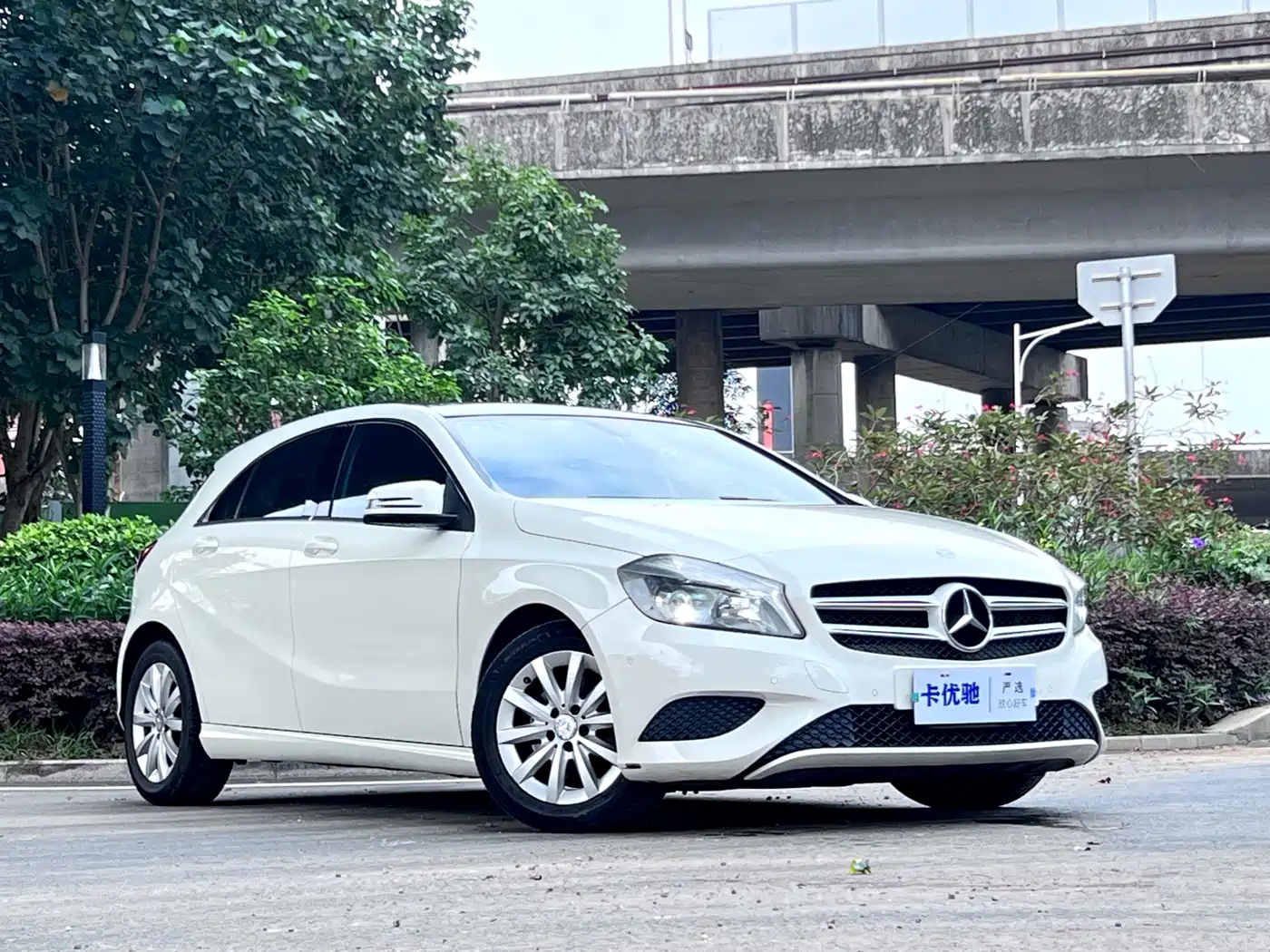 Mercedes-Benz A-Class (Import) 2013 A 180 Fashion фото 6