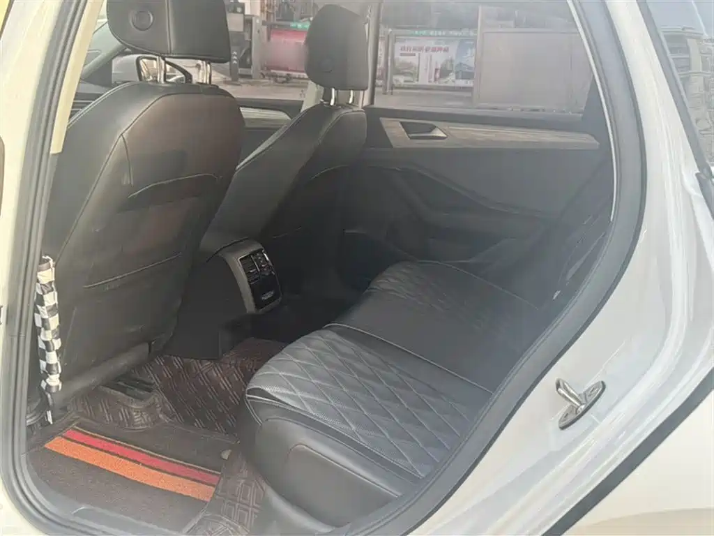 Volkswagen Sagitar 2023 300TSI DSG Surpassing Edition фото 23