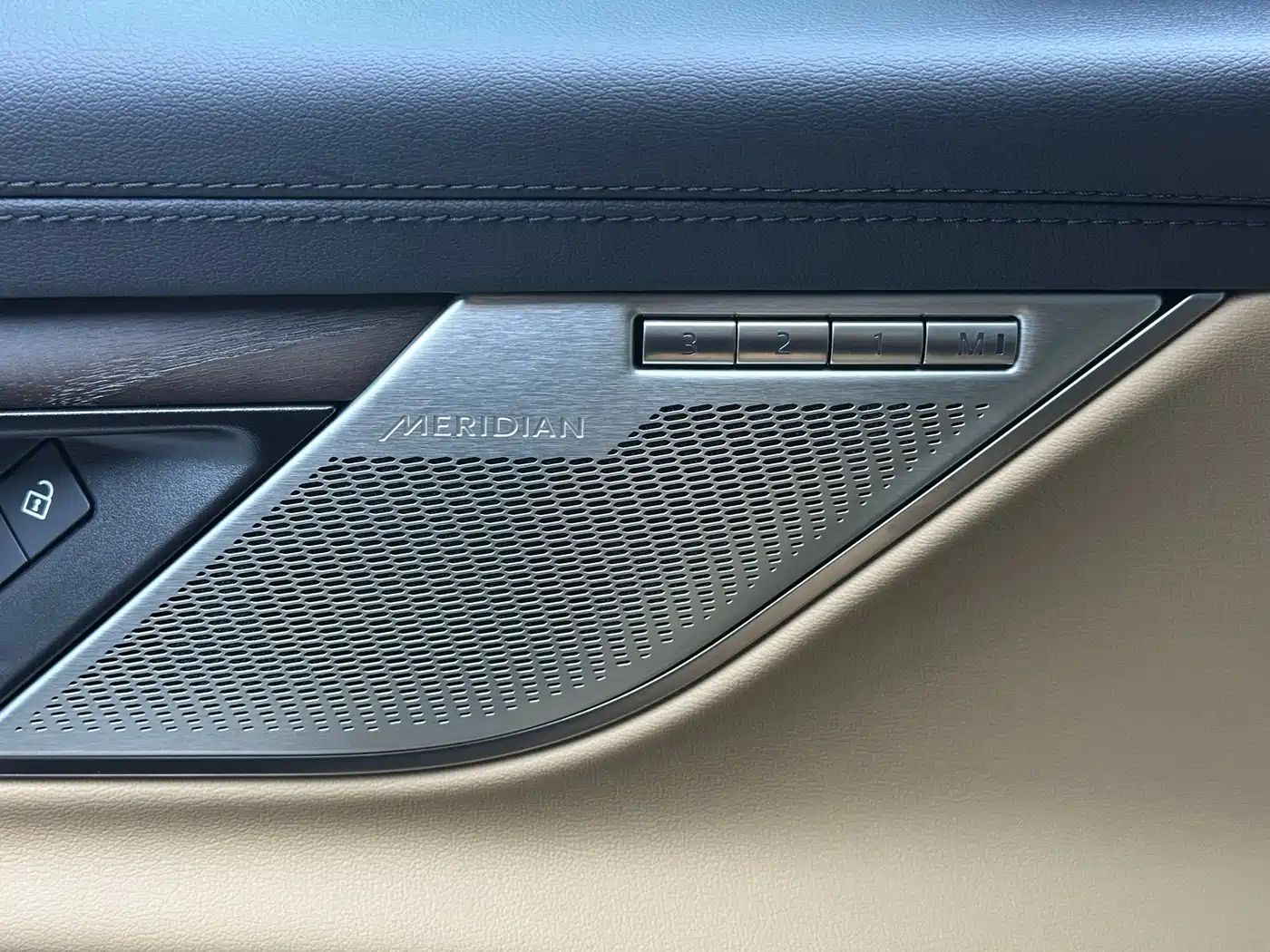 Jaguar XFL 2026 2025 2.0T P250 FWD Luxury Edition